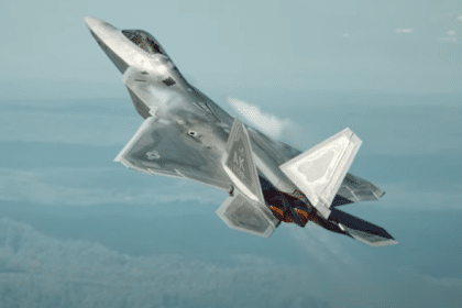 F-22 Raptor slow motion video