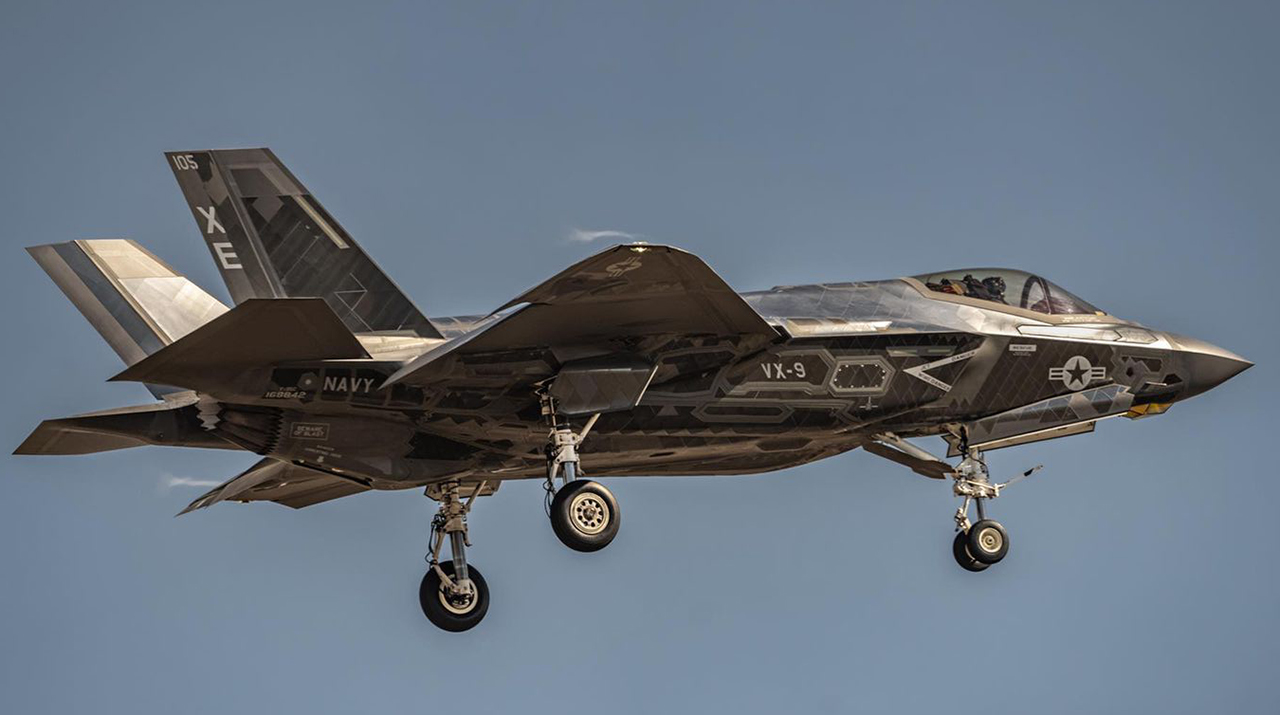 F-35C mirror