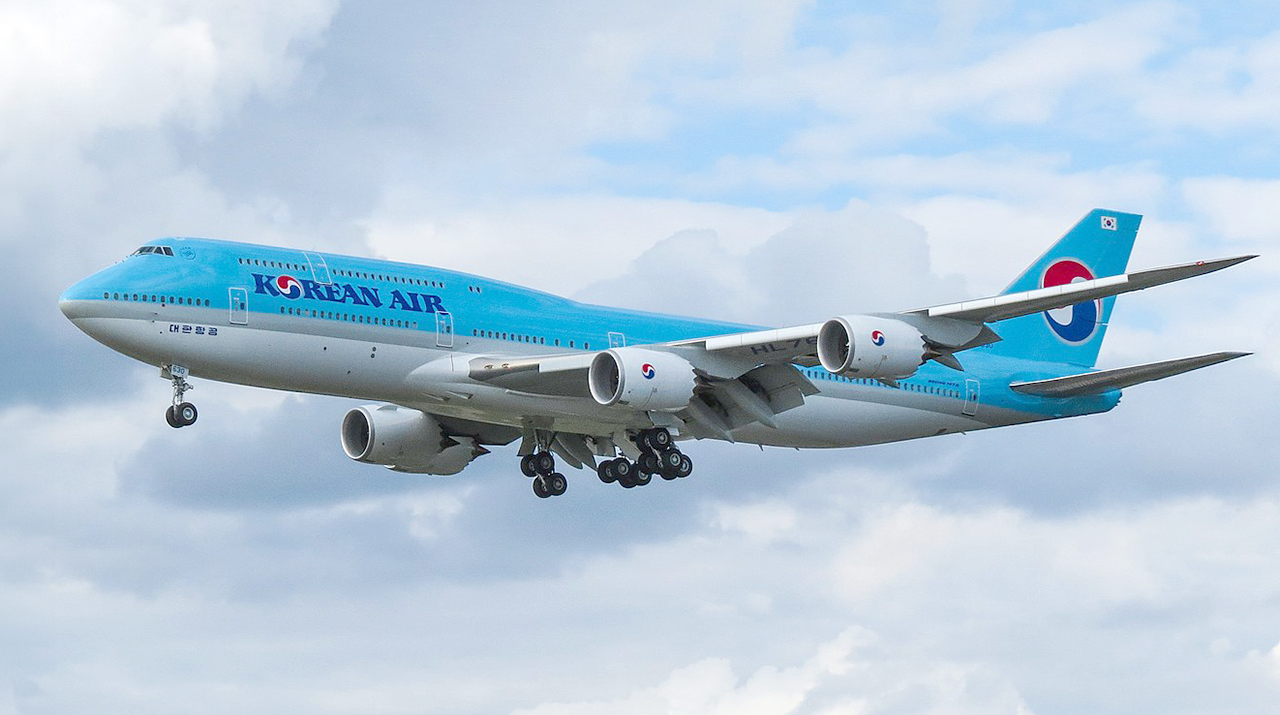 Korean Air B-747-8