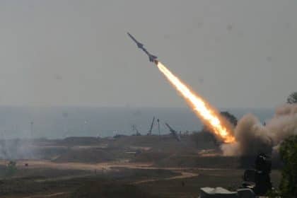 second parachute powers u-2