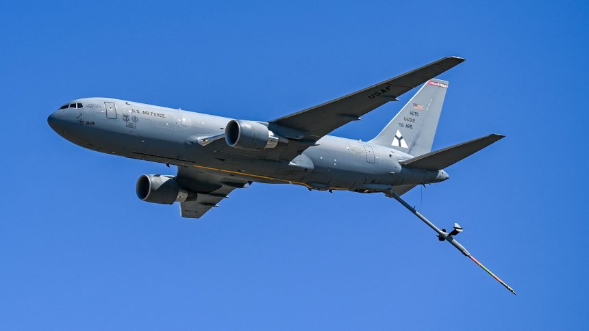 KC-46 cracks